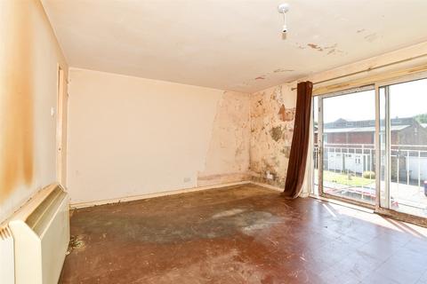 1 bedroom flat for sale, Newlands Crescent, East Grinstead, West Sussex