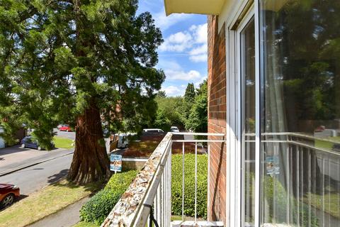 1 bedroom flat for sale, Newlands Crescent, East Grinstead, West Sussex