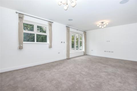 25 Queenswood Crescent, Englefield Green, Egham, TW20 0AR
