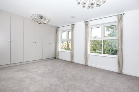 25 Queenswood Crescent, Englefield Green, Egham, TW20 0AR