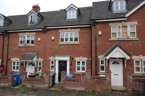 4 bedroom townhouse to rent, Russell Street, Kettering NN16
