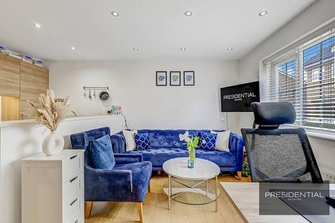 undefined, Sunnymede, Chigwell IG7