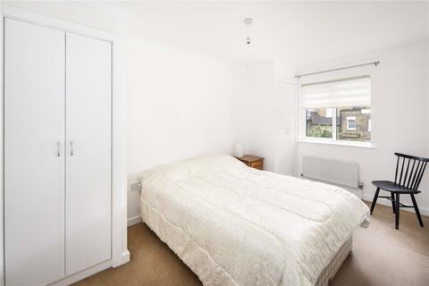 4 Speechly Mews, London, E8 2NQ