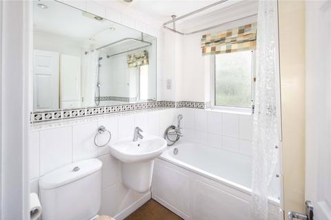 4 Speechly Mews, London, E8 2NQ