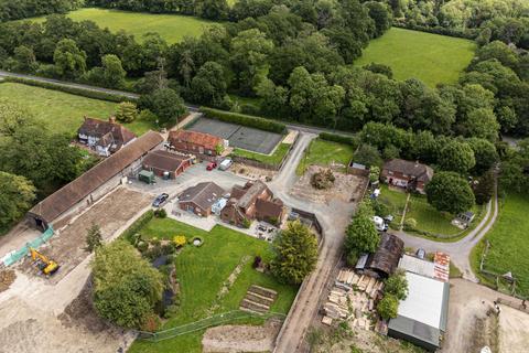 3 bedroom detached house for sale, Tilburstow Hill Road, Godstone RH9