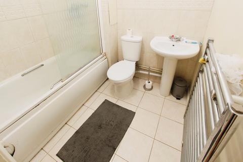 1 bedroom flat for sale, Commodore Court, Aspley, Nottingham, NG8