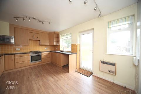 110 Connaught Road, Luton, LU4 8ES