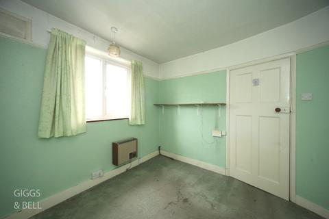 110 Connaught Road, Luton, LU4 8ES