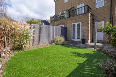 3 bedroom semi-detached house for sale, Jilling Gardens, Dewsbury, West Yorkshire