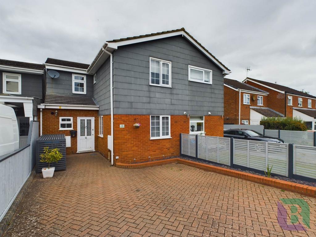 Maple Grove Milton Keynes Mk17 3 Bed Semi Detached House For Sale £