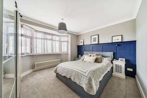 8 Hart Road, Byfleet, West Byfleet, KT14 7NQ