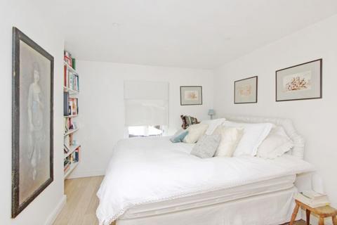 2 bedroom flat to rent, Hemstal Road, West Hampstead, NW6