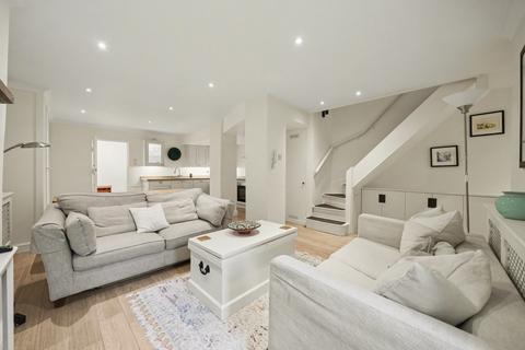2 bedroom flat to rent, Hemstal Road, West Hampstead, NW6