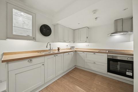 2 bedroom flat to rent, Hemstal Road, West Hampstead, NW6