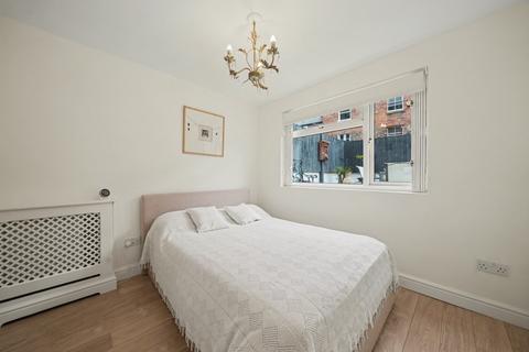 2 bedroom flat to rent, Hemstal Road, West Hampstead, NW6