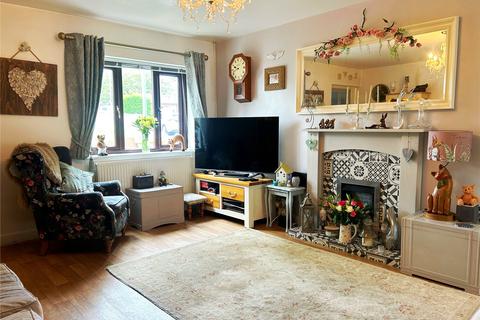 3 bedroom terraced house for sale, Chapel Street, Lees, Oldham, Greater Manchester, OL4