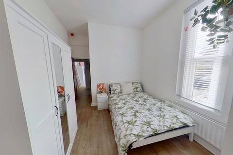 2 bedroom terraced house to rent, Flat 1, 44 Addison Street, Nottingham, NG1 4HA