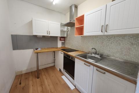 2 bedroom apartment to rent, Granville Road Littlehampton BN17