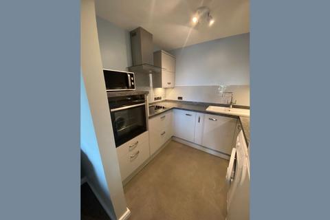 1 bedroom flat for sale, Kingston Lodge, New Malden, Surrey