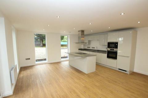 2 bedroom flat to rent, Flat 1, Nairn Court, Elgin Road, Wallington, Surrey