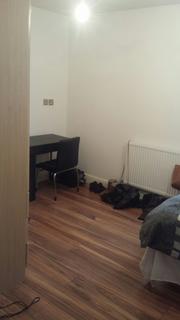 4 bedroom maisonette to rent, 35 Arbery Rd, London E3