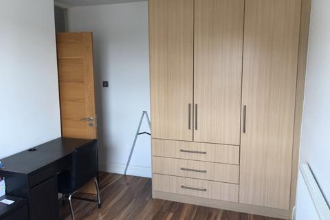 4 bedroom maisonette to rent, 35 Arbery Rd, London E3