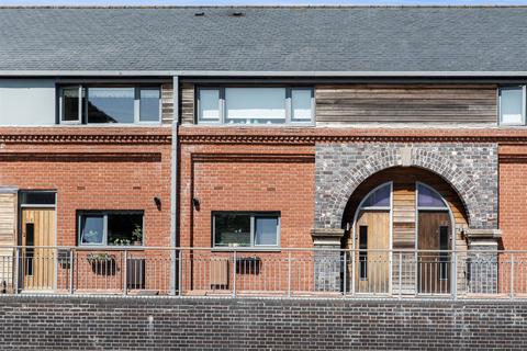 2 bedroom terraced house for sale, Basin Road, Worcester