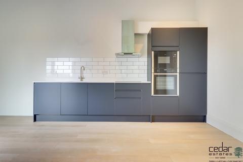 undefined, Great North Road, East Finchley N2