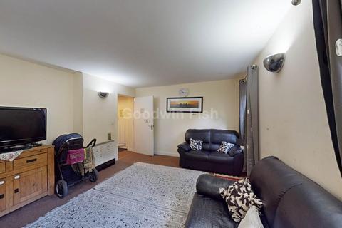 2 bedroom apartment for sale, Ellerslie Court, Upper Park Road, Victoria Park