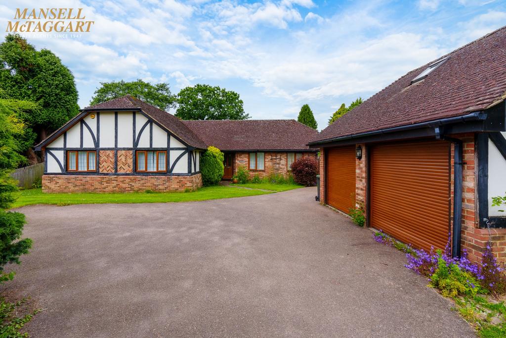 Ockley Lane, Hassocks, BN6 3 bed detached bungalow for sale £895,000