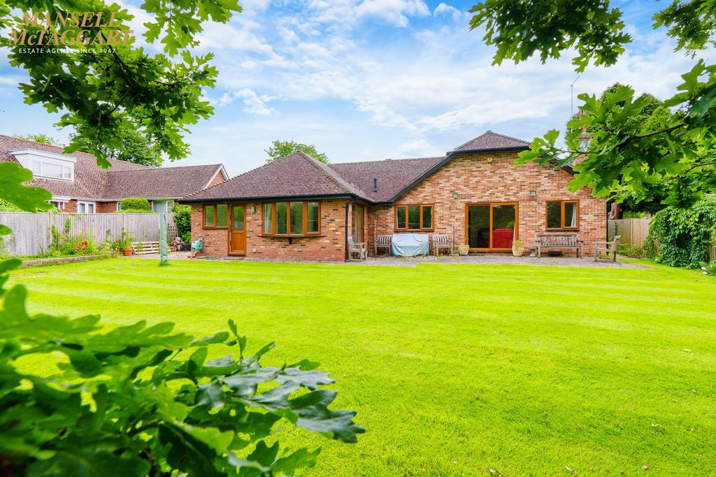 Ockley Lane, Hassocks, BN6 3 bed detached bungalow for sale £895,000