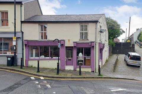 3 bedroom end of terrace house for sale, Broad Street, Pontypool NP4