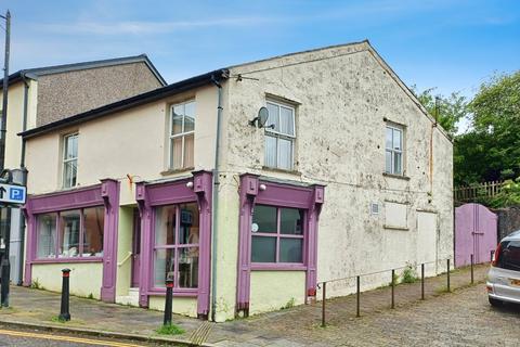 3 bedroom end of terrace house for sale, Broad Street, Pontypool NP4