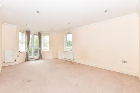 2 bedroom ground floor flat for sale, Station Road, Redhill, Surrey