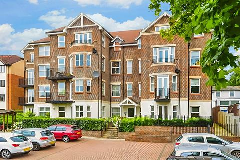 2 bedroom ground floor flat for sale, Station Road, Redhill, Surrey