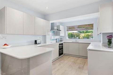 10 Brookside, Kempsey, Worcester, WR5 3LB