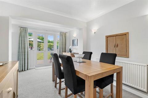 10 Brookside, Kempsey, Worcester, WR5 3LB