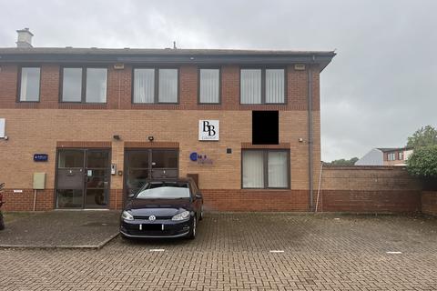 Office to rent, Gatehouse Close, Aylesbury HP19