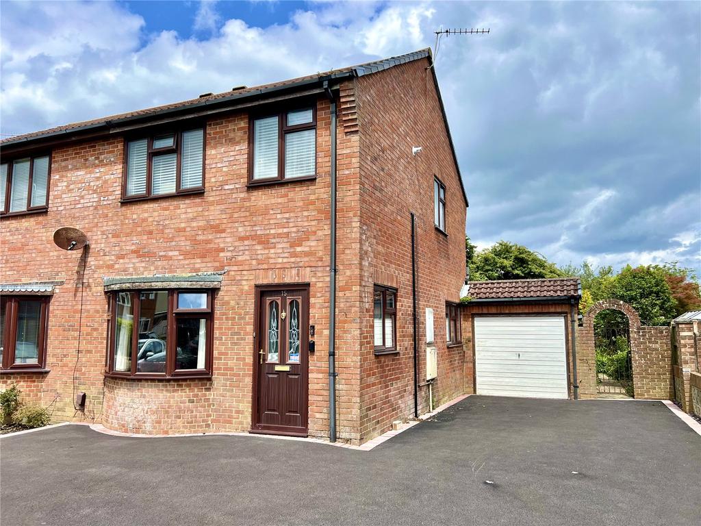 Donnington Drive, Christchurch BH23 3 bed semidetached house for sale