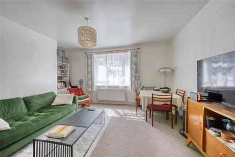 2 bedroom apartment to rent, Heslop Court, SW12