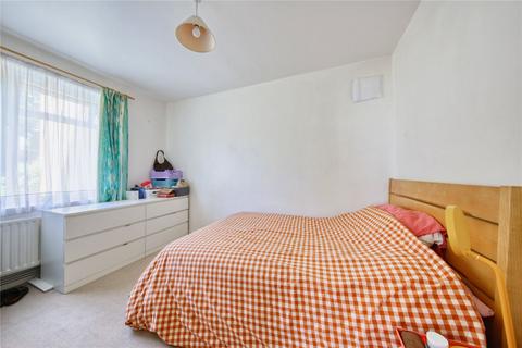 2 bedroom apartment to rent, Heslop Court, SW12