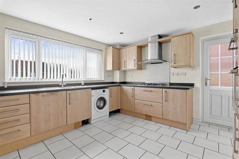 105 Columbia Drive, Lower Wick, Worcester, WR2 4XX