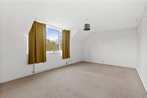 105 Columbia Drive, Lower Wick, Worcester, WR2 4XX