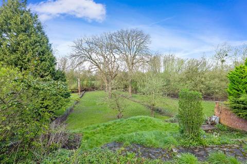 105 Columbia Drive, Lower Wick, Worcester, WR2 4XX