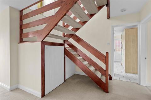 105 Columbia Drive, Lower Wick, Worcester, WR2 4XX