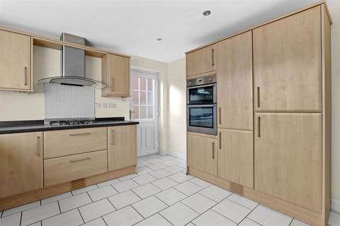 105 Columbia Drive, Lower Wick, Worcester, WR2 4XX