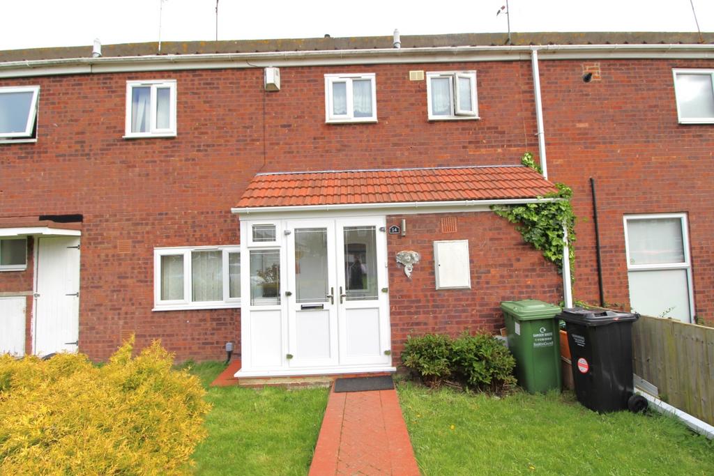 Gaywood, Basildon, Essex, SS15 2 bed terraced house - £1,500 pcm (£346 pw)