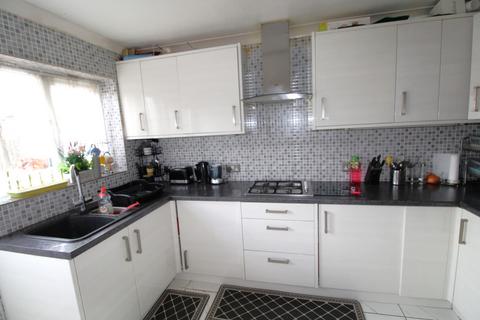 2 bedroom terraced house to rent, Gaywood, Basildon, Essex, SS15