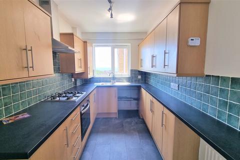2 bedroom flat to rent, Hastings Road, Bexhill On Sea, TN40
