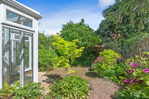 3 bedroom detached house for sale, Laxton Close, Crowle, Worcester